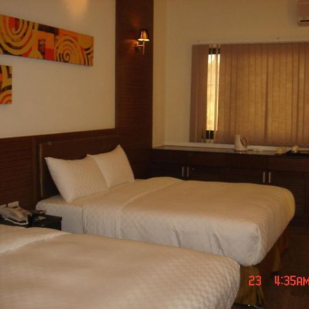 Hip Spa Motel Taichung Exterior photo
