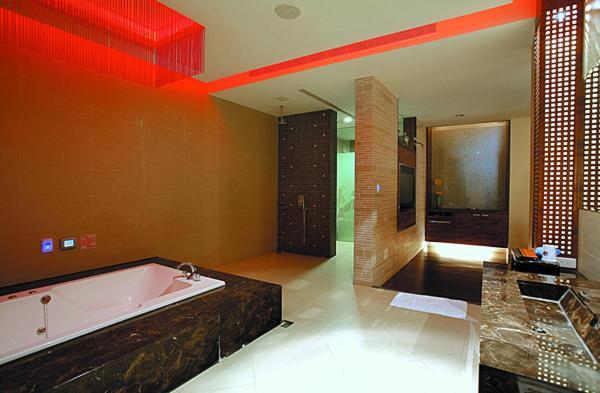 Hip Spa Motel Taichung Exterior photo