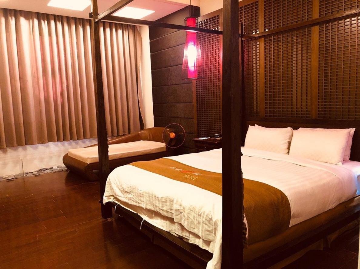 Hip Spa Motel Taichung Exterior photo