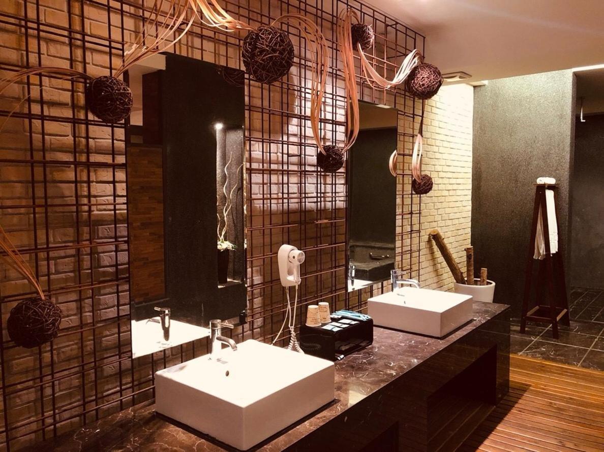 Hip Spa Motel Taichung Exterior photo